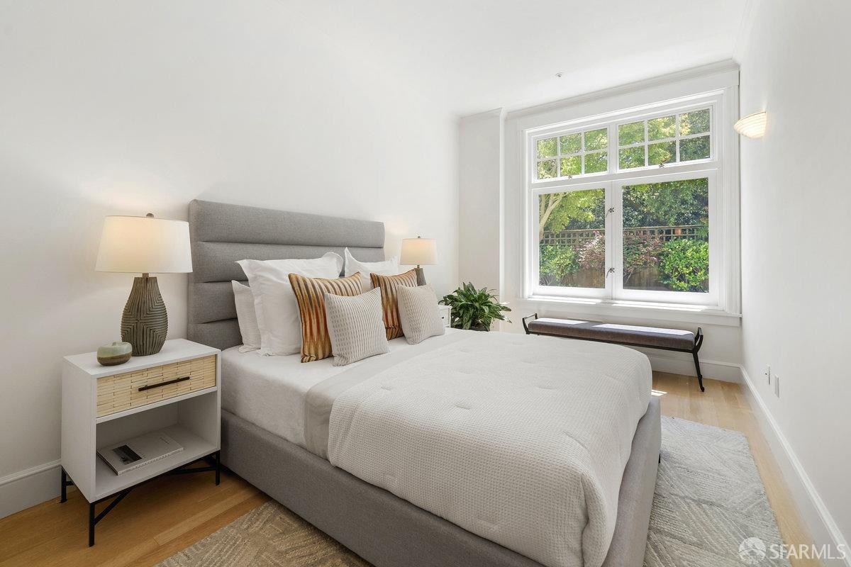 2961 Pacific Avenue San Francisco, CA 94115 - Photo 44 of 64 a bedroom with a bed and a window