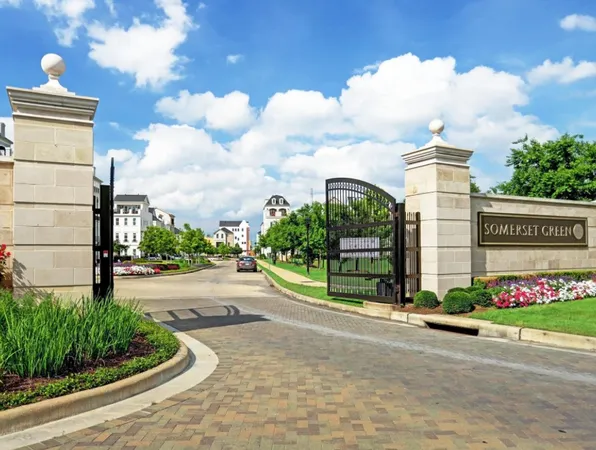 $815,000 | 949 Blackshire Lane, Houston, TX 77055