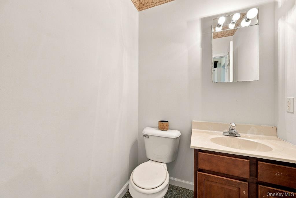 48 Private Road Calverton, NY 11933 - Photo 28 of 48 Gallery Image 28