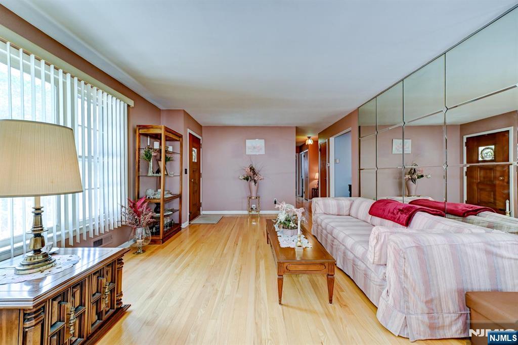 176 Pompton Road Haledon, NJ 07508 - Photo 11 of 35