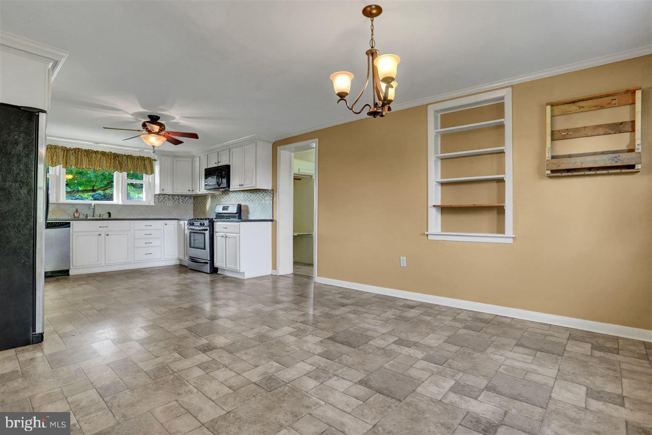 4123 Grandview Road Hanover, PA 17331 - Photo 12 of 36 Gallery Image 12