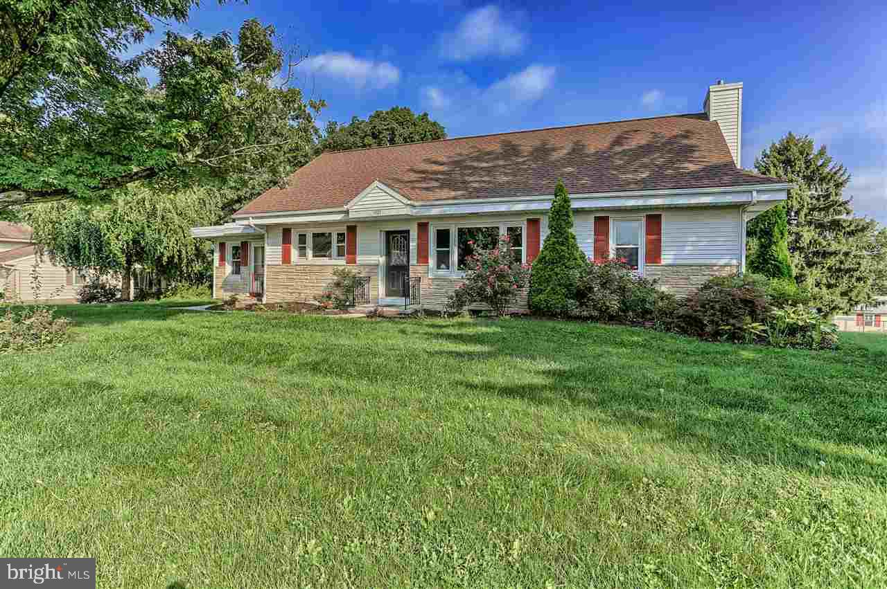 4123 Grandview Road Hanover, PA 17331 - Photo 3 of 36 Gallery Image 3