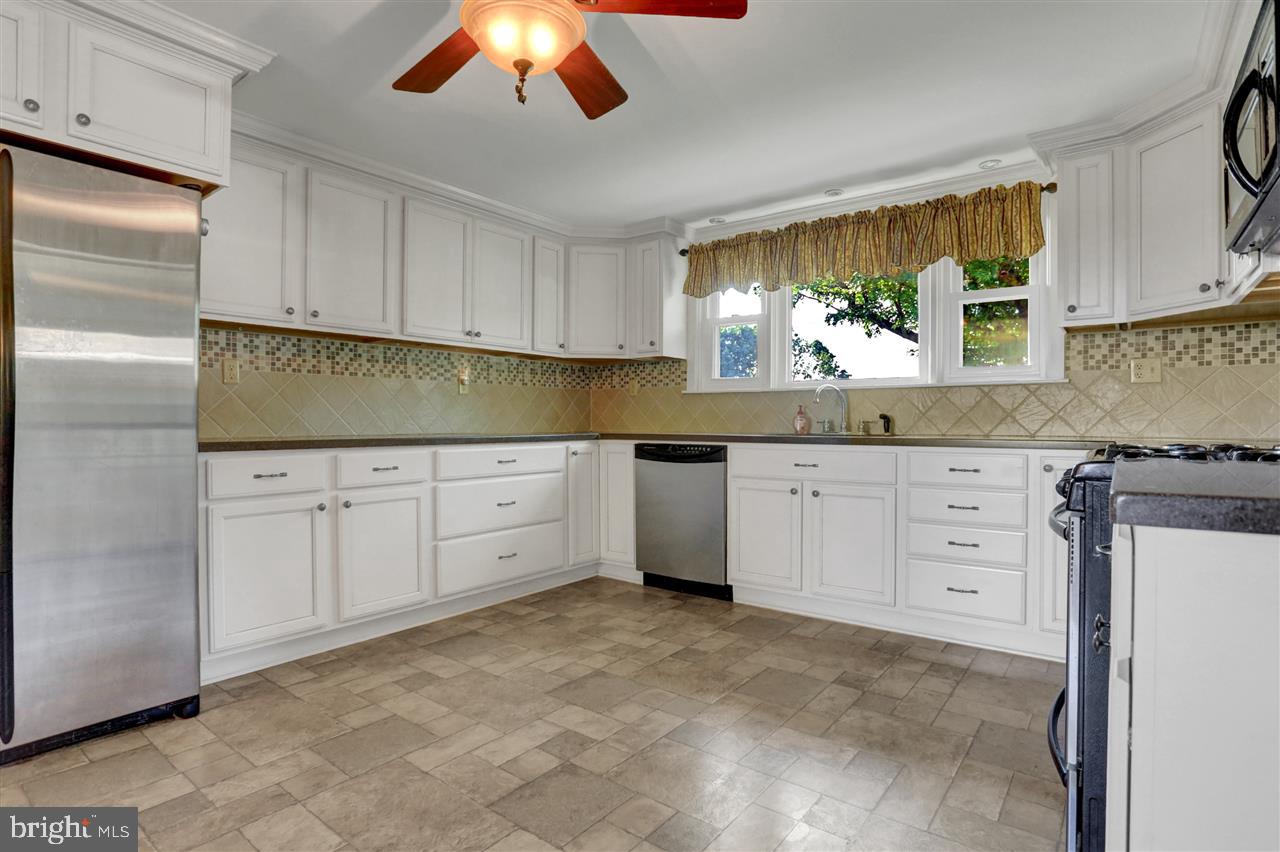 4123 Grandview Road Hanover, PA 17331 - Photo 8 of 36 Gallery Image 8