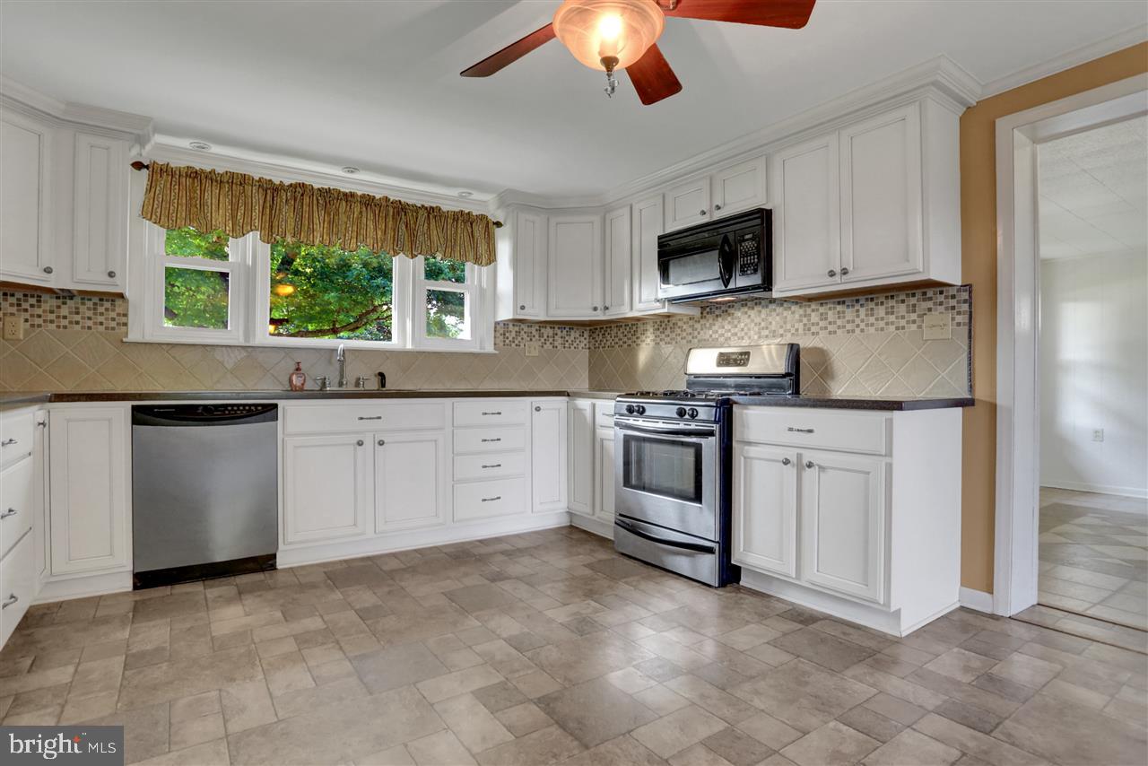 4123 Grandview Road Hanover, PA 17331 - Photo 9 of 36 Gallery Image 9