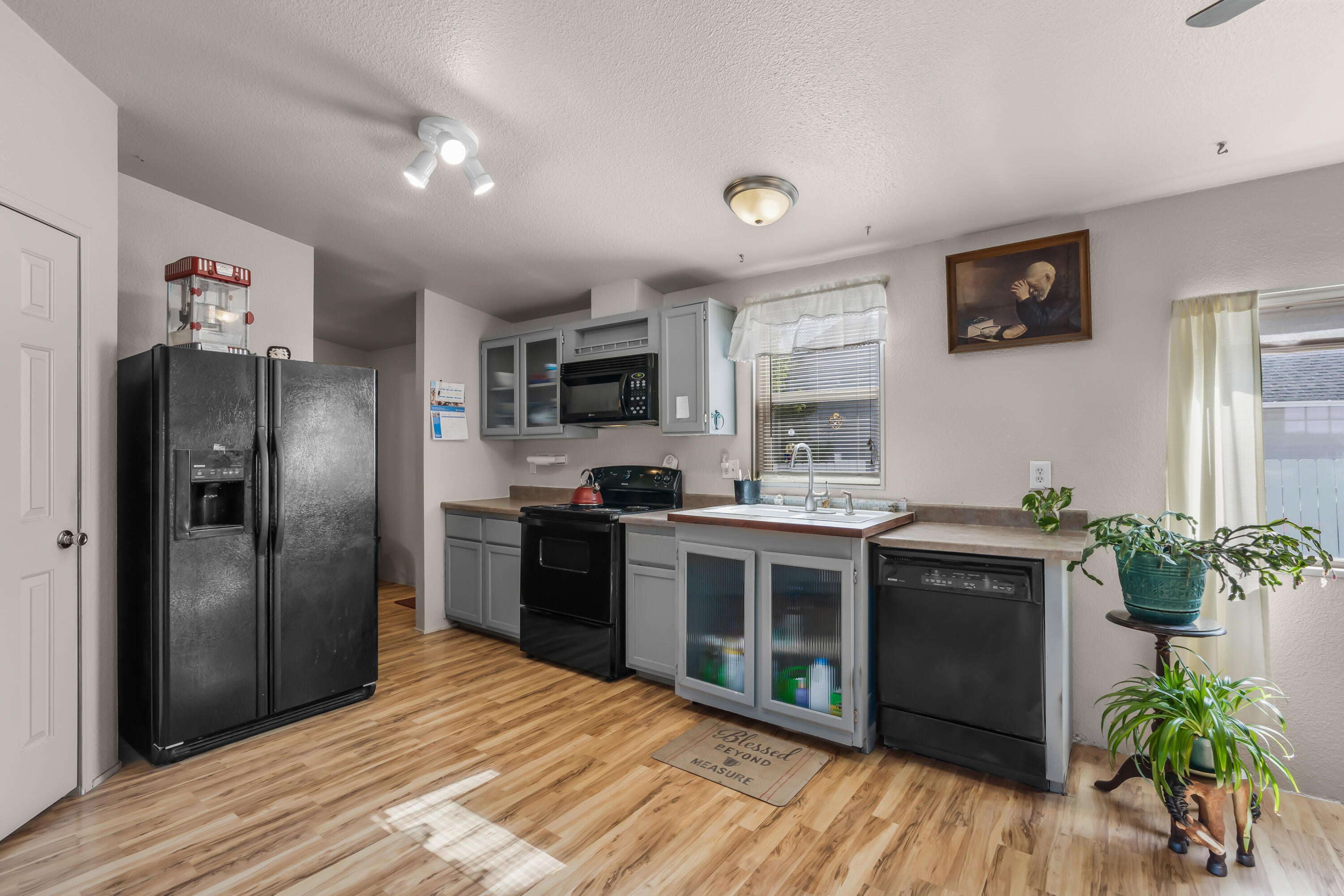 512 Center Ridge Drive Culver, OR 97734 - Photo 12 of 25 2023_05_30_512_center_ridge_dr_culver-17