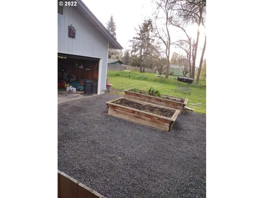 717 Night Hawk Lane Springfield, OR 97477 - Photo 32 of 32
