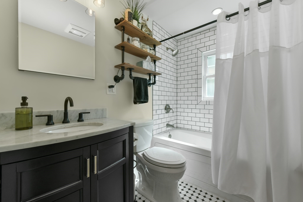 26 Heard Road Arlington, MA 02474 - Photo 10 of 27 Gallery Image 10