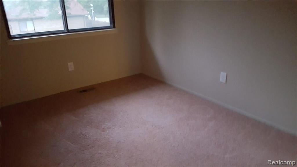 24874 Chalk Farm Road West Warren, MI 48091 - Photo 18 of 25