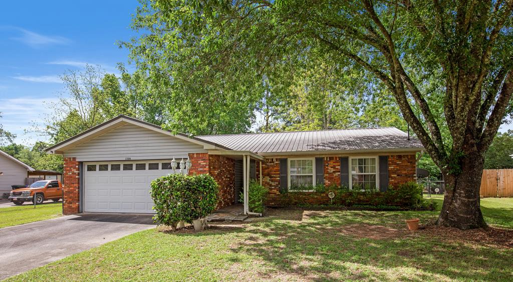 2306 Aberdeen Road Dothan, AL 36301 - Photo 1 of 32 Main View