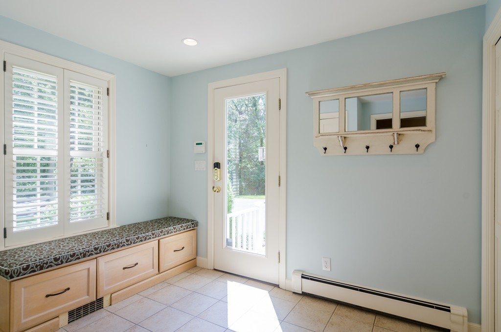 111 Montvale Road Weston, MA 02493 - Photo 17 of 25