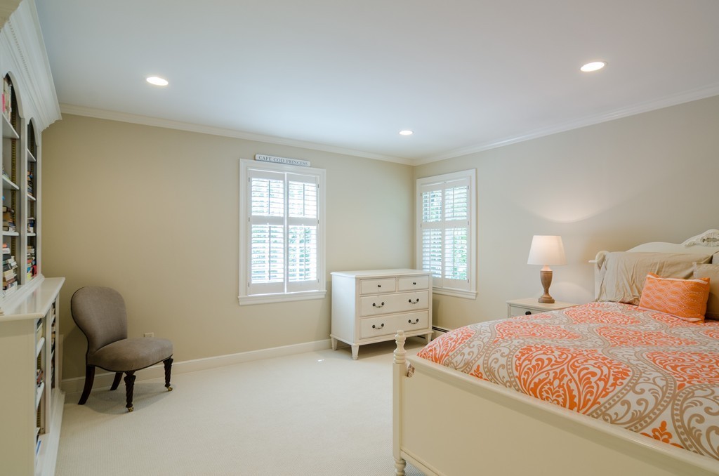 111 Montvale Road Weston, MA 02493 - Photo 19 of 25