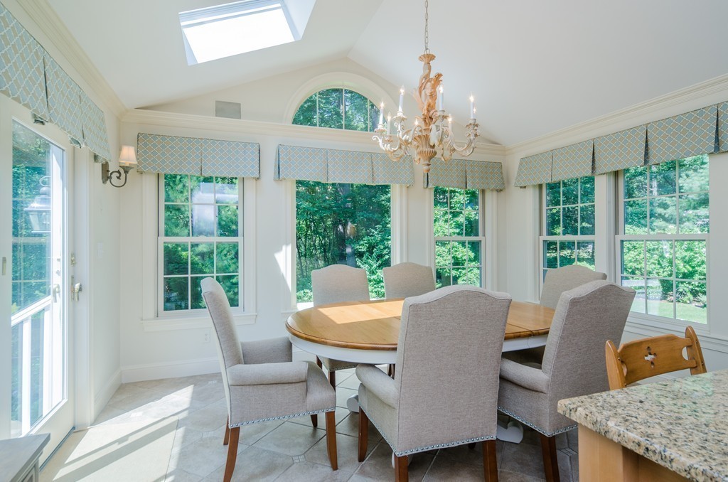 111 Montvale Road Weston, MA 02493 - Photo 6 of 25