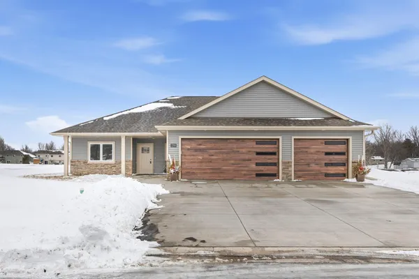 $514,000 | 255 Eau Claire Street Southeast, Hutchinson, MN 55350