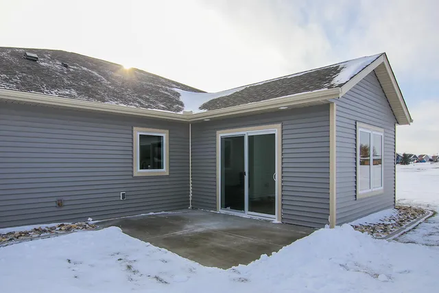 $514,000 | 255 Eau Claire Street Southeast, Hutchinson, MN 55350