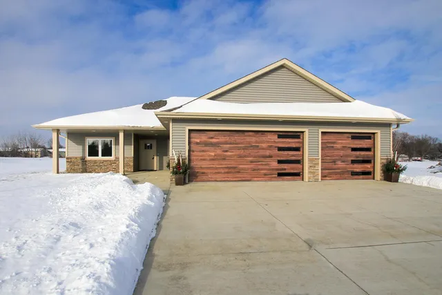 $514,000 | 255 Eau Claire Street Southeast, Hutchinson, MN 55350