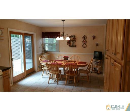 434 Plainfield Road Edison, NJ 08820 - Photo 5 of 16 a dining room with furniture and window