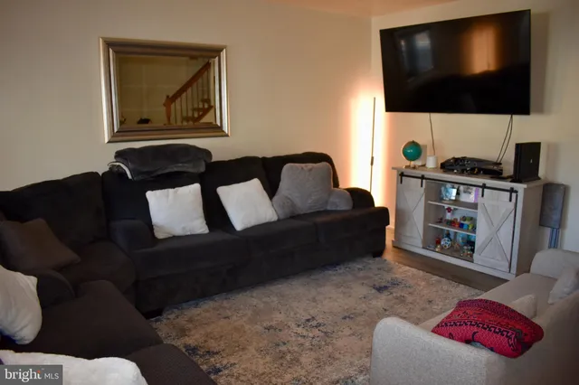 $2,500 | 9464 Teaberry Court, Manassas, VA 20110