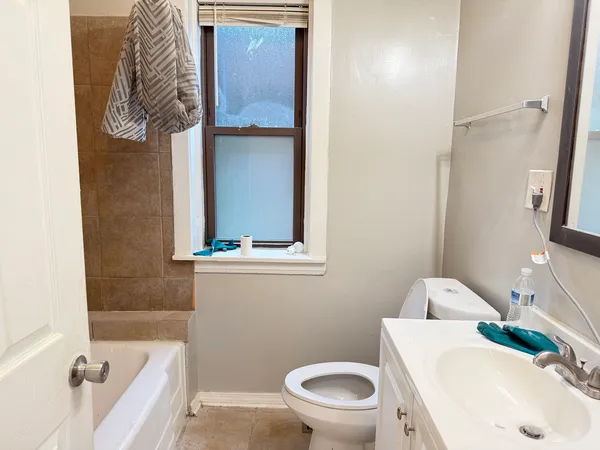 $290,000 | 8411 South Elizabeth Street, Chicago, IL 60620