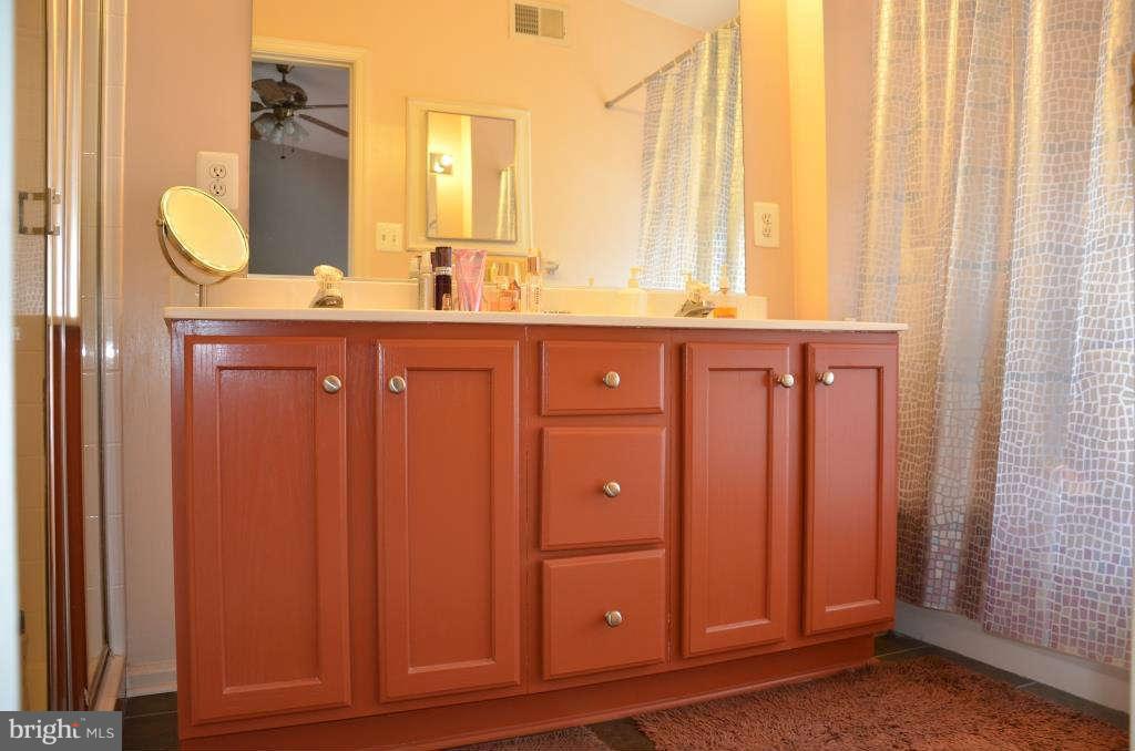 9242 McCarty Road Lorton, VA 22079 - Photo 9 of 22 Bath Master