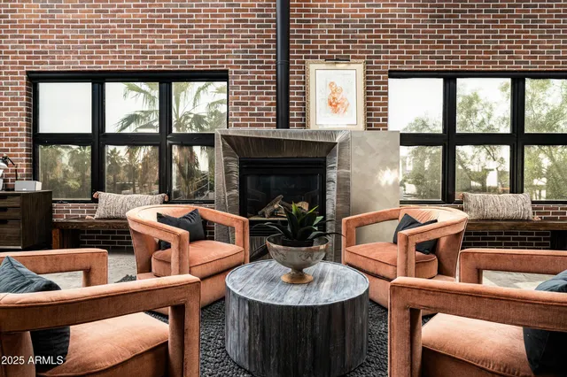 $1,099,000 | 914 East Osborn Road, Unit 404, Phoenix, AZ 85014