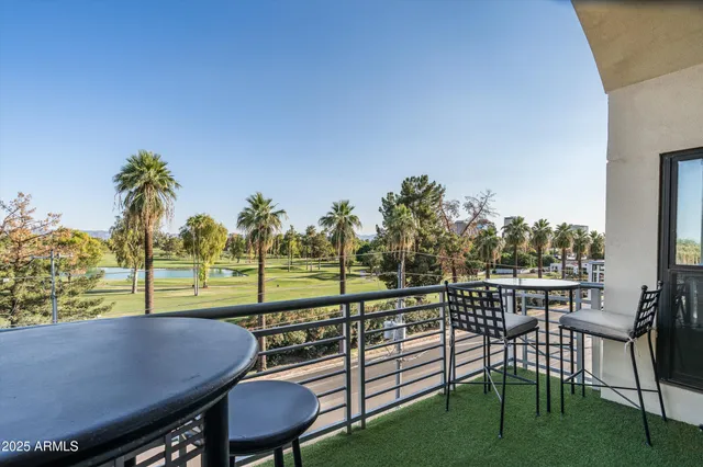 $1,099,000 | 914 East Osborn Road, Unit 404, Phoenix, AZ 85014