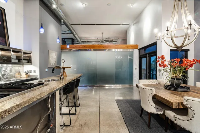 $1,099,000 | 914 East Osborn Road, Unit 404, Phoenix, AZ 85014