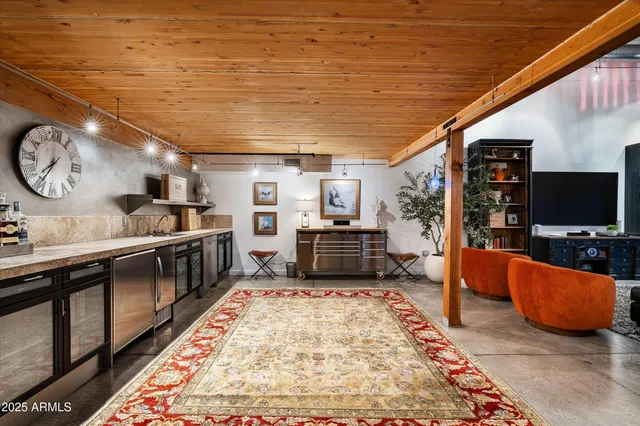 $1,099,000 | 914 East Osborn Road, Unit 404, Phoenix, AZ 85014