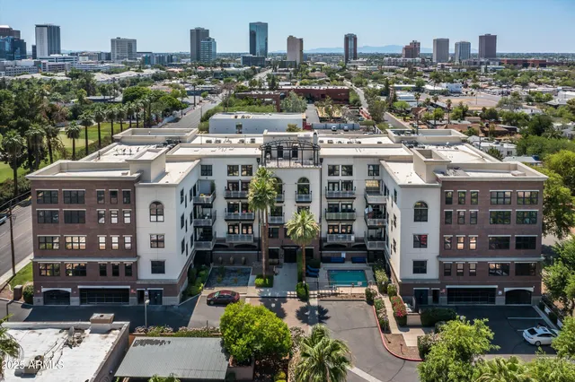 $1,099,000 | 914 East Osborn Road, Unit 404, Phoenix, AZ 85014