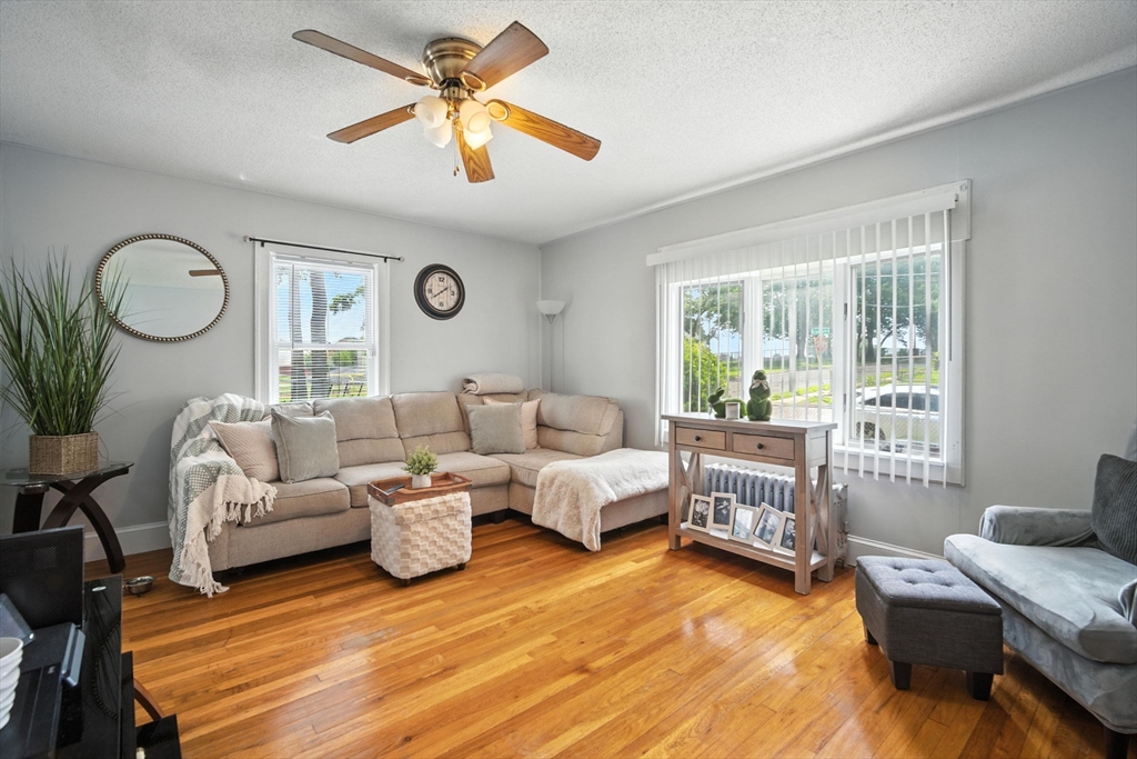 91 Braddock Street Springfield, MA 01109 - Photo 15 of 38