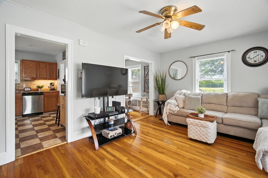 91 Braddock Street Springfield, MA 01109 - Photo 17 of 38