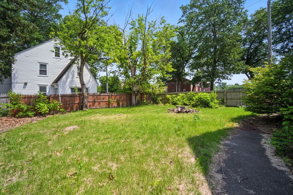 91 Braddock Street Springfield, MA 01109 - Photo 35 of 38