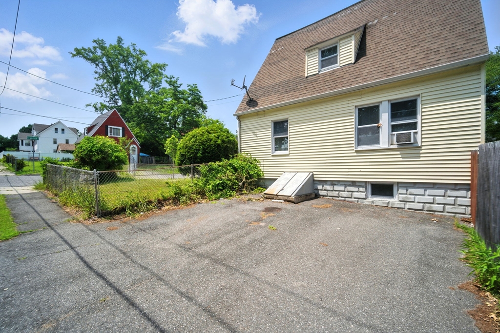 91 Braddock Street Springfield, MA 01109 - Photo 38 of 38