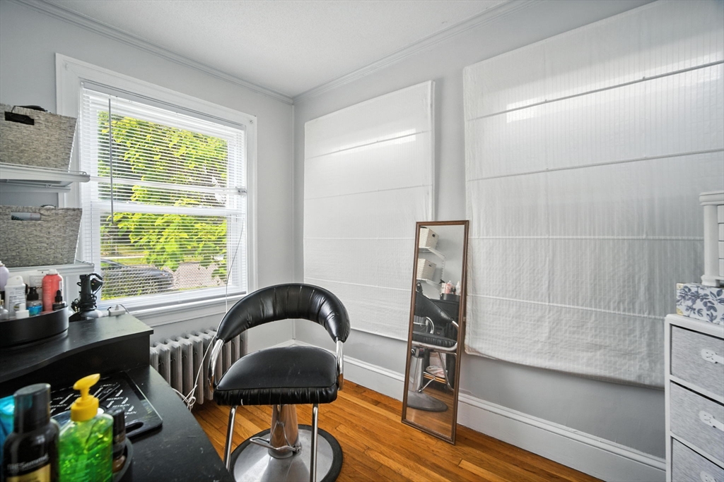 91 Braddock Street Springfield, MA 01109 - Photo 4 of 38