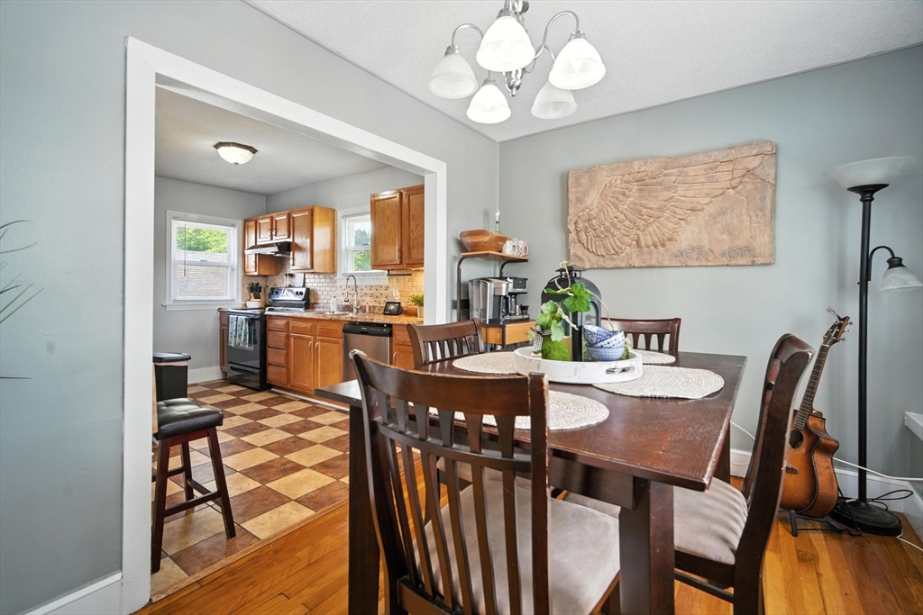 91 Braddock Street Springfield, MA 01109 - Photo 8 of 38