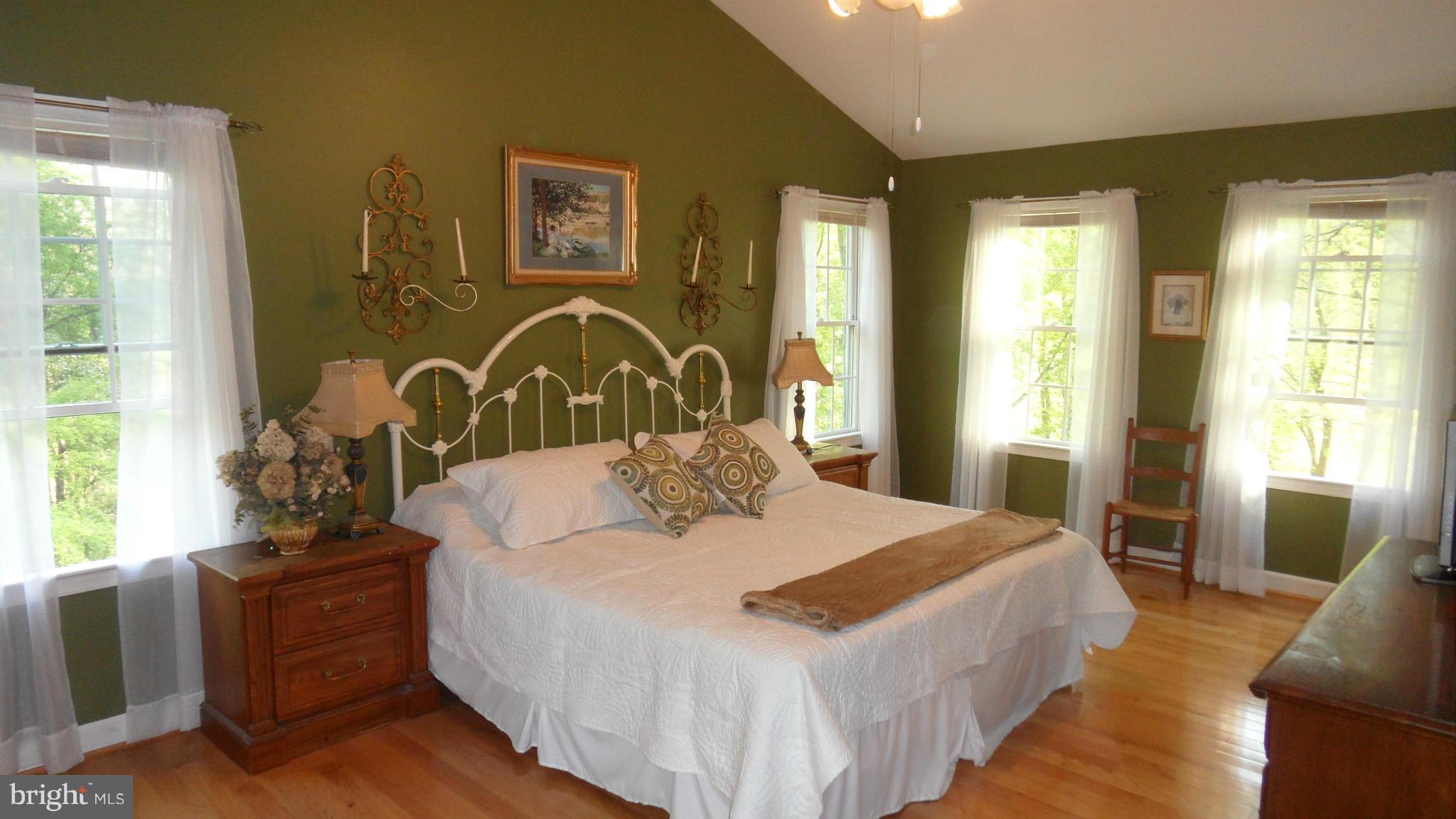 23701 Woodfield Road Gaithersburg, MD 20882 - Photo 15 of 30 Bedroom (Master)