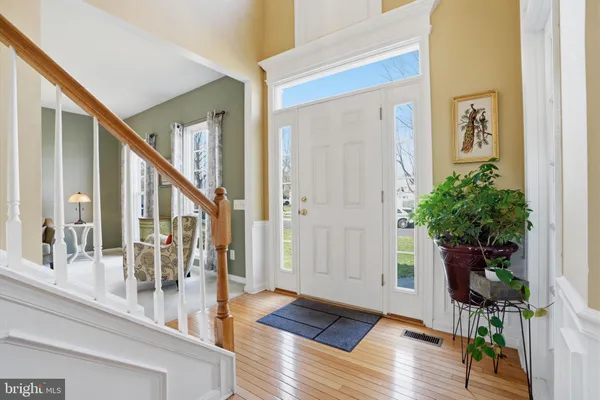$890,000 | 6 Susanna Way, Newtown, PA 18940
