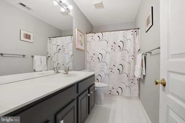 $890,000 | 6 Susanna Way, Newtown, PA 18940