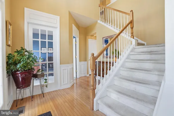 $890,000 | 6 Susanna Way, Newtown, PA 18940