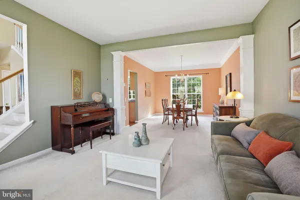 $890,000 | 6 Susanna Way, Newtown, PA 18940