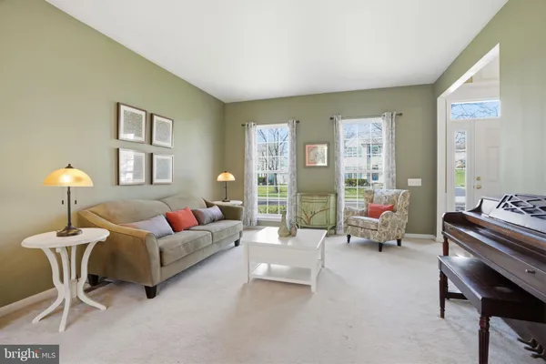 $890,000 | 6 Susanna Way, Newtown, PA 18940