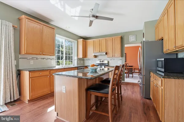 $890,000 | 6 Susanna Way, Newtown, PA 18940