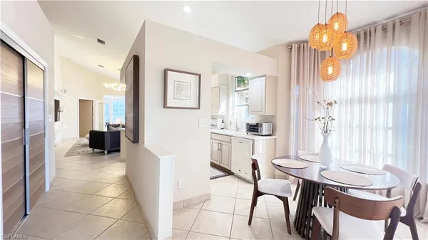 $3,950 | 801 99th Avenue North, Naples, FL 34108