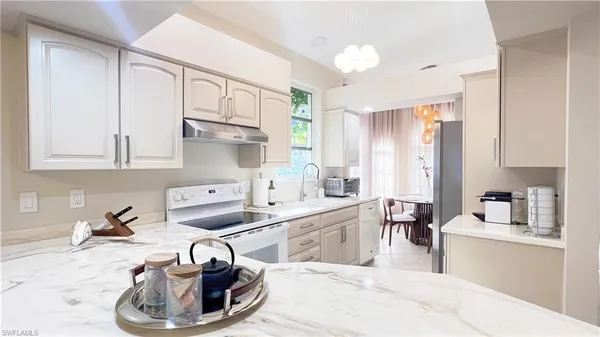 $3,950 | 801 99th Avenue North, Naples, FL 34108
