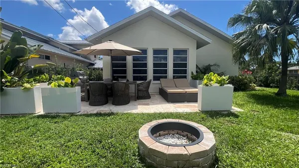$3,950 | 801 99th Avenue North, Naples, FL 34108