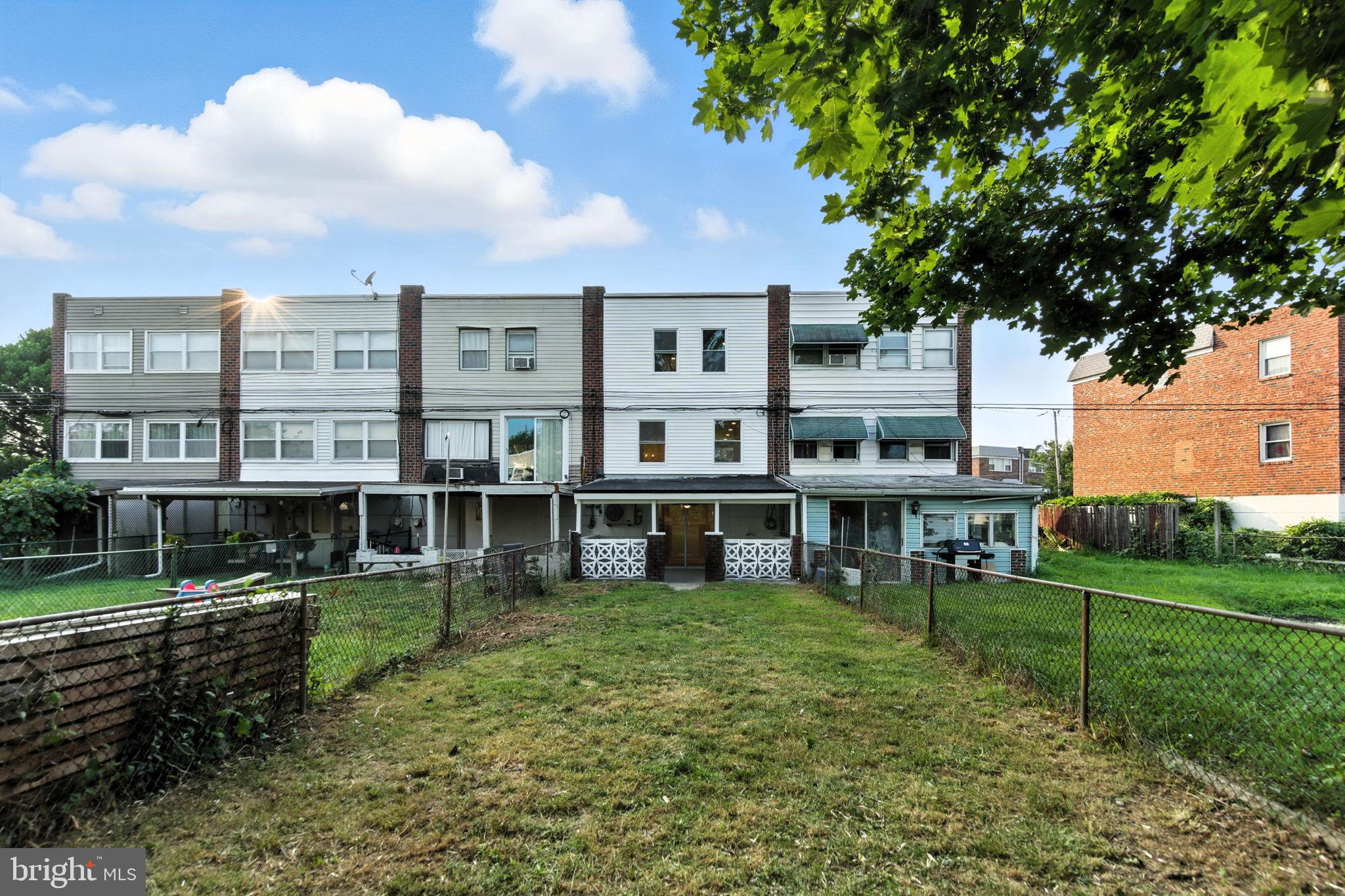 12125 Barbary Road Philadelphia, PA 19154 - Photo 25 of 26 front view of a house with a yard