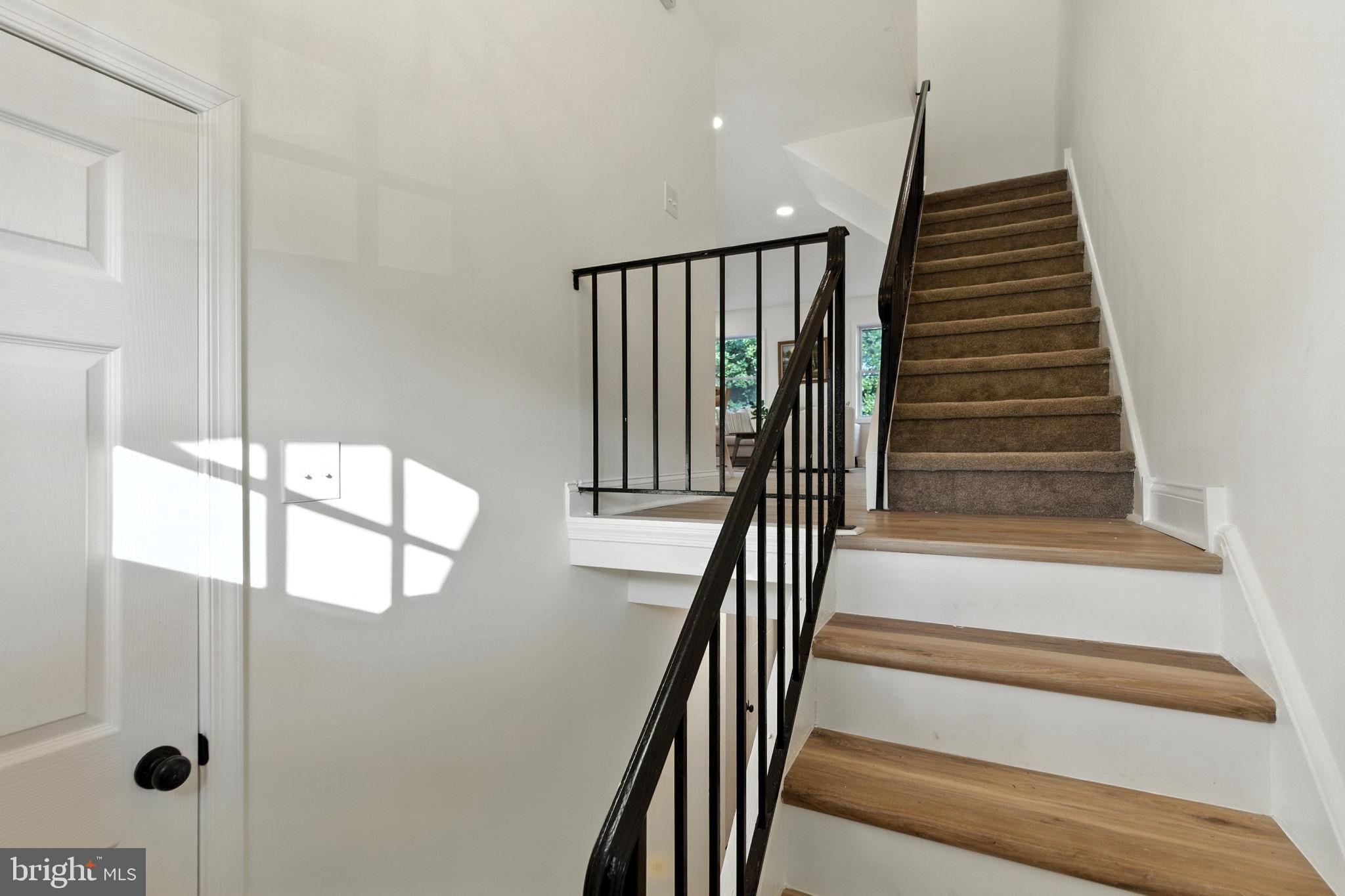 12125 Barbary Road Philadelphia, PA 19154 - Photo 3 of 26 a view of entryway