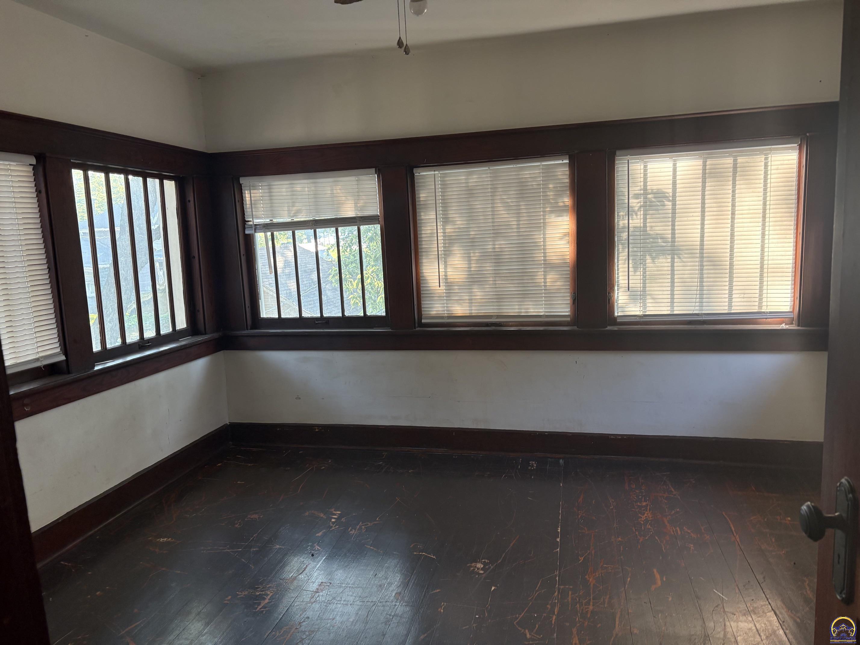 1252 Southwest Mulvane Street Topeka, KS 66604 - Photo 9 of 12