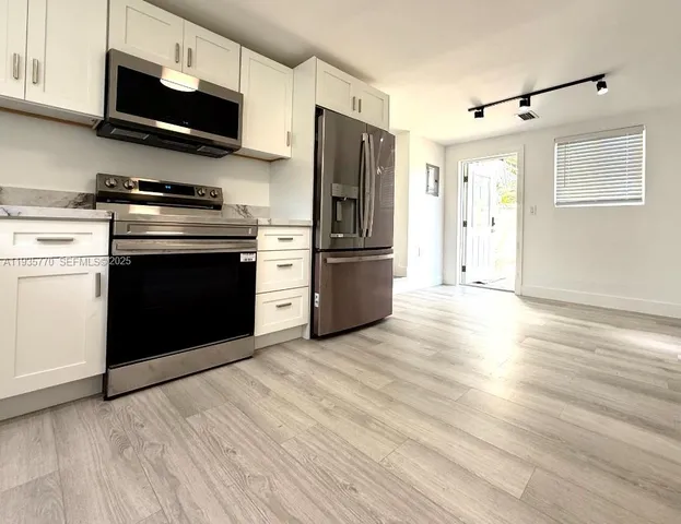 $2,500 | 716 Northeast 7th Street, Unit B, Hallandale Beach, FL 33009