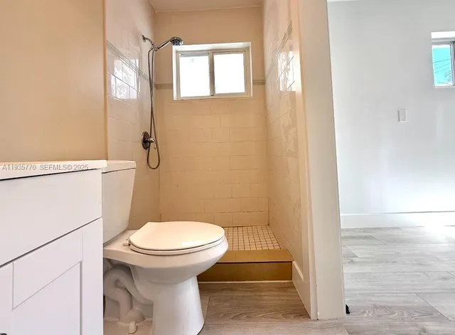 $2,500 | 716 Northeast 7th Street, Unit B, Hallandale Beach, FL 33009