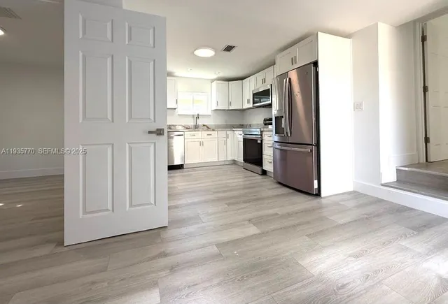 $2,500 | 716 Northeast 7th Street, Unit B, Hallandale Beach, FL 33009